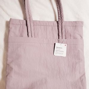 Lululemon On My Level Tote 12L Online Only